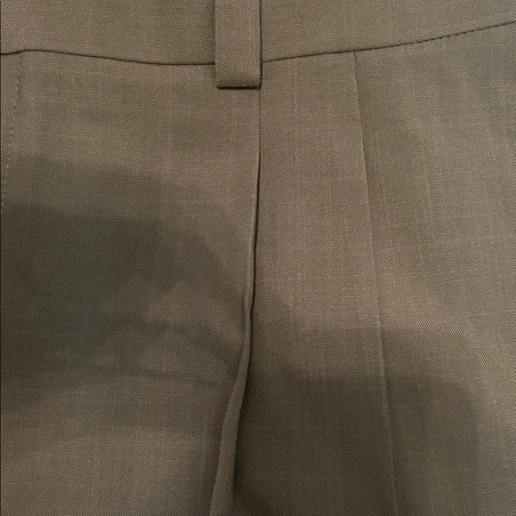 EUC Haggar Men's Tan Classic Dress Pants with pleated front - Picture 6 of 7